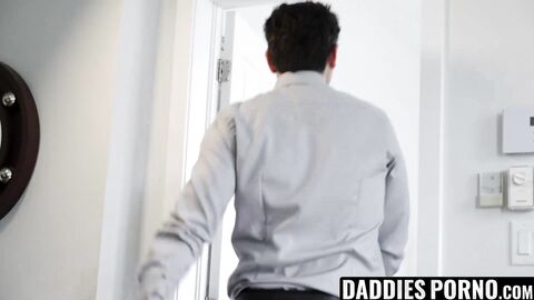 DaddiesPorno.com - Rocky Vallarta & Sean Peek - Stepdaddy helped me prepare for my in