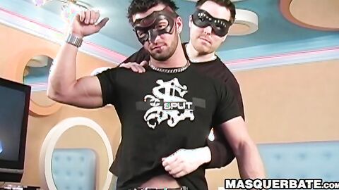 Masked muscle hunk Manuel Deboxer receives awesome blowjob