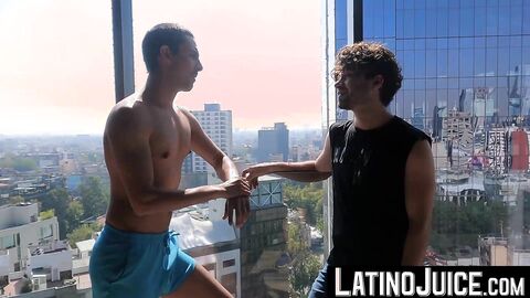 LatinoJuice.com - Enrique Mudu & Joe Dave - Kinky Latino Joe Dave swallows Enrique Mu