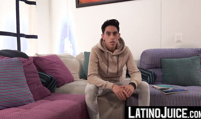 LatinoJuice.com - Latino twink Nate Wayne rides nerdy stud Vincent Landi dick