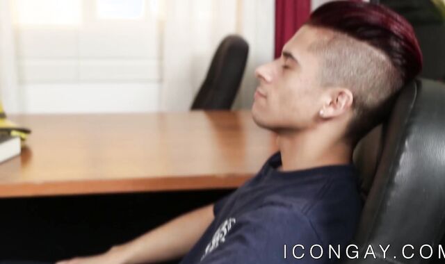 Young latino jock Armond Rizzo analled hard by hunk Adam Russo