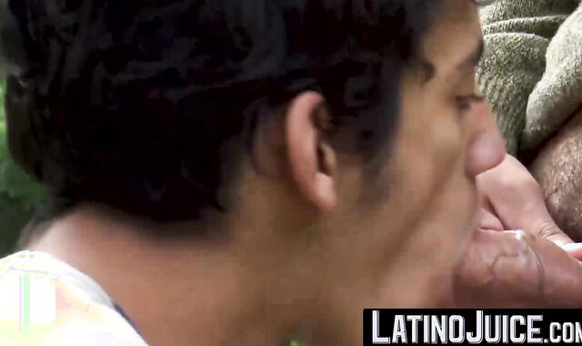 LatinoJuice.com - Horny dudes Felix and Duno spend horny time on the beach by fucking