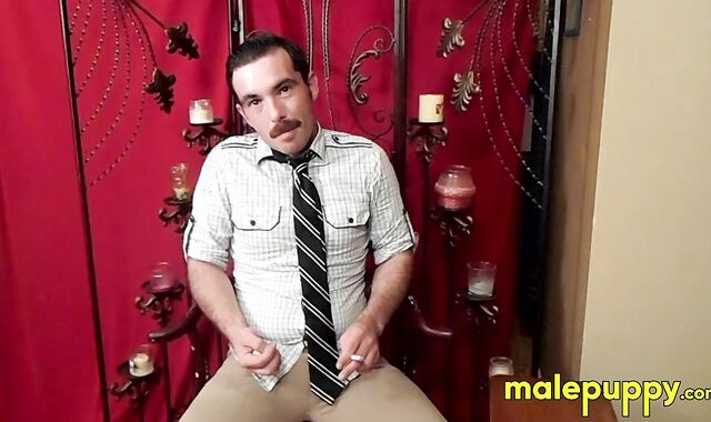 Bear cub Colton Steele talked about his smoking fetish in an interview