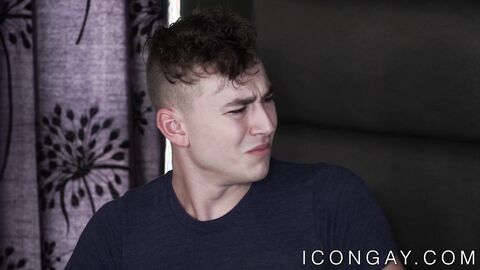 Muscle man slamming pretty twink with his big fat cock