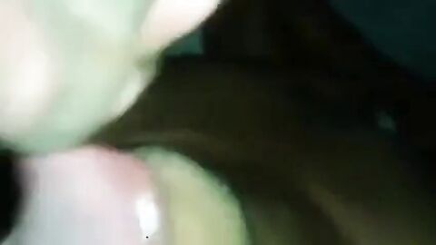 Mamando en la favela con dos latinos amateurs calientes