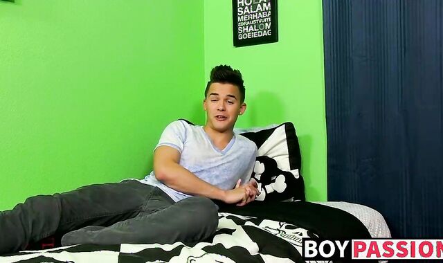 Andy Taylor jerks off and slides dildo in ass until jizzing