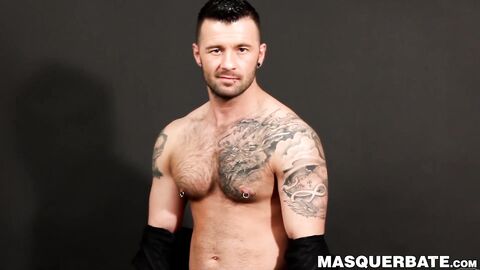 Inked and pierced athlete cums after being deepthroated