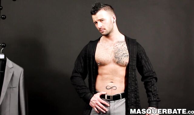 Inked and pierced athlete cums after being deepthroated