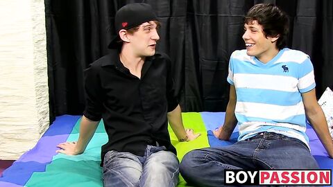 Twink ends up receiving messy facial after hard analpounding