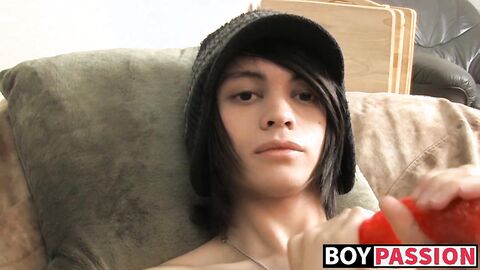 Skinny twink Roxy stuffs dildo and wanks off after interview