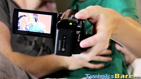 Twink films having his dick sucked and drilling his man raw