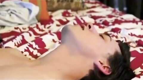 Bareback Amateur Twink Takes a Creamy Load