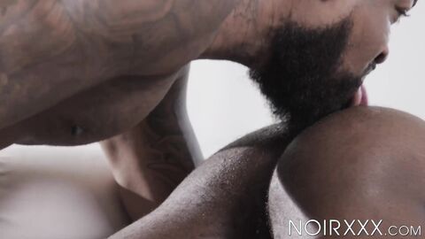 Muscular Mr Cali broke my tight hile through his intense barebacking