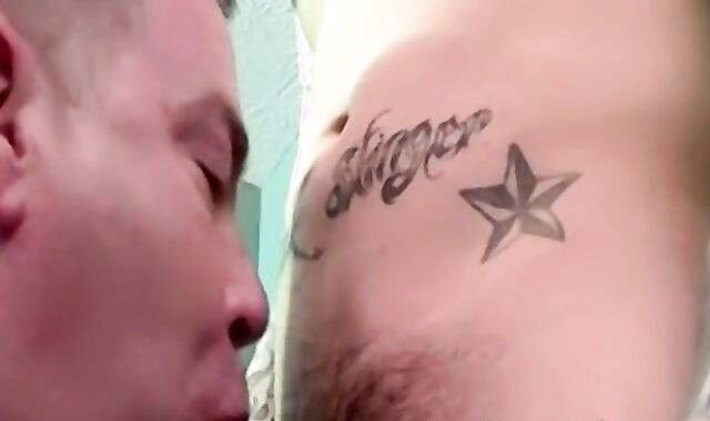 Tattooed amateur sucked skillfully by mature cum loving gay