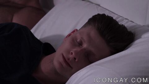Hunk and twink in hot sixtynine before penetration