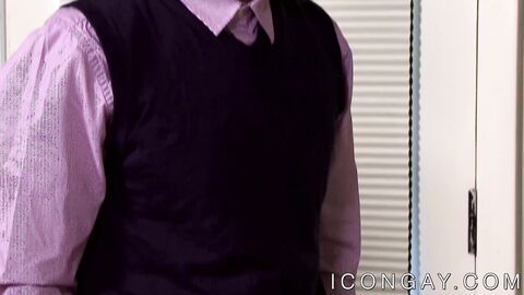 Psychotherapist Rodney Steele seduced straight hunky patient