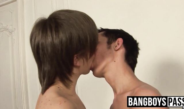 Twinks in group bang session sloppily suck and raw bang too