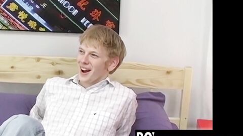 Sky Sylvanus a blonde twink plays his dick and jerks off solo