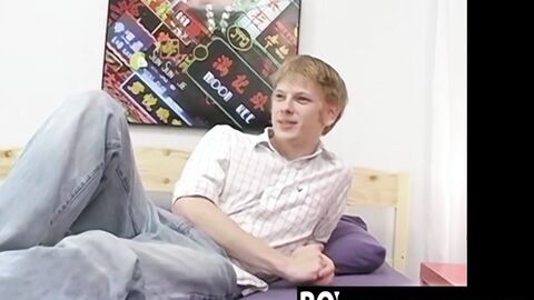 Sky Sylvanus a blonde twink plays his dick and jerks off solo