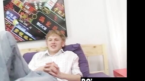 Sky Sylvanus a blonde twink plays his dick and jerks off solo