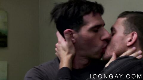 Mature gay Tony Salerno fucked by jock Alexander Gustavo