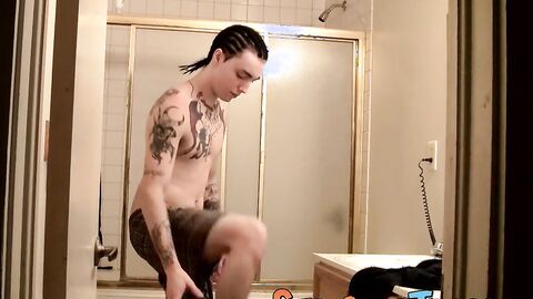 Inked straight guy Blinx likes working on his cock solo