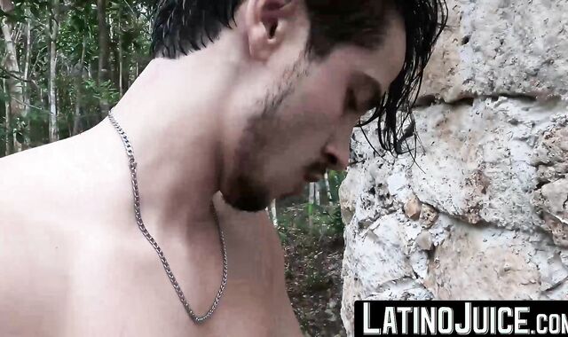 LatinoJuice.com - Latino homo Marco fucked by straight jock Ragel in the woods