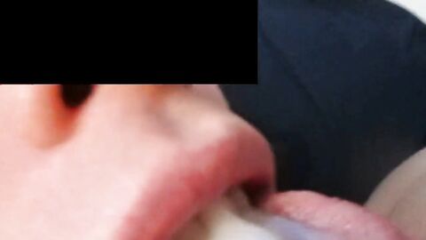 Sucking Off a Horny Twink