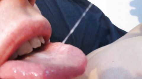 Sucking Off a Horny Twink