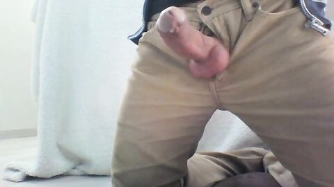 Big Cock Masturbation Leads to Handsfree Cum