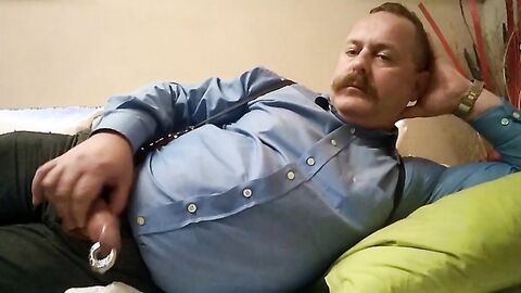 Fat Bear Daddy Amateur Handjob
