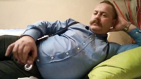 Fat Bear Daddy Amateur Handjob