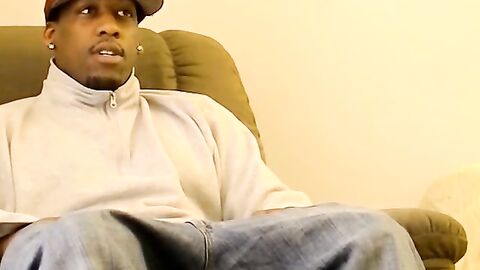 Amateur homos have an interracial cock sucking session