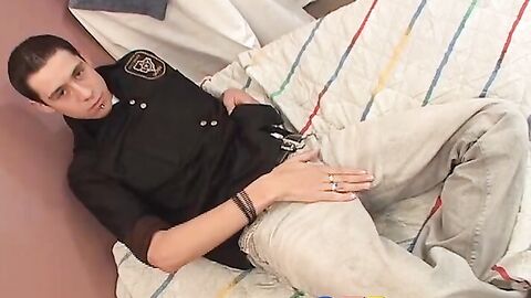 Attractive amateur twink Gustavo pleases himself on a bed