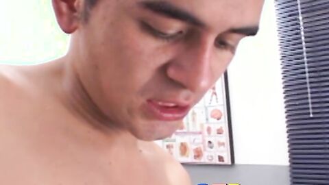 Sexy hunk David Contreras loves being a little prison bitch