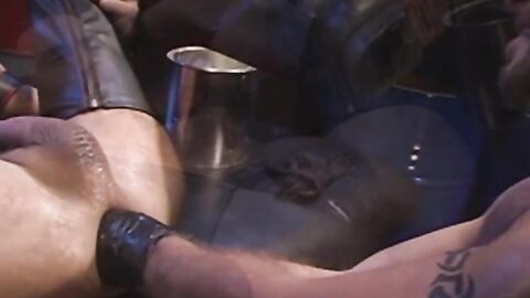 Andy is a real fisting pro, and thisscene is an extended punch fist session that lets