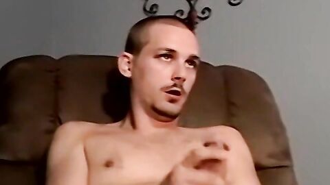 Amateur white dudes with tats love to jerk off together