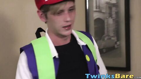 Cameron Hilander breeds Kyle Rhodes after cosplay party