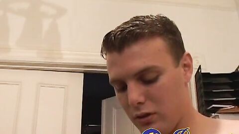 Straight amateur Dempsey Steams works on Phil Easys massive hairy cock