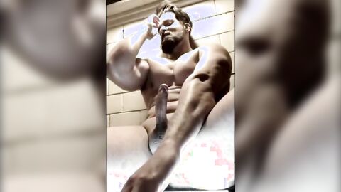Muscular Stud Shows Off on Webcam