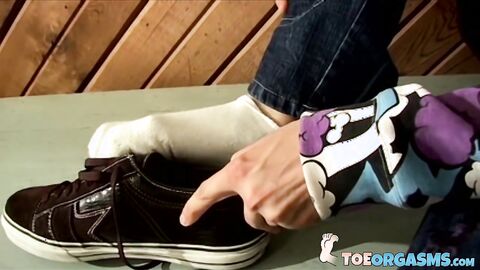 Sweet Clyde wanks off his cock and milks out his dick on his sexy feet
