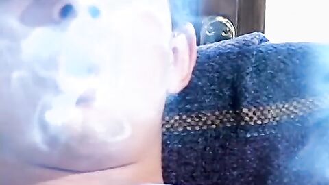 Straight stud Skuby doggystyled his straight buddy Veso in their chainsmoking session